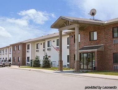 アメリカズ ベスト バリュー イン ミズーリ バレー Missouri Valley エクステリア 写真